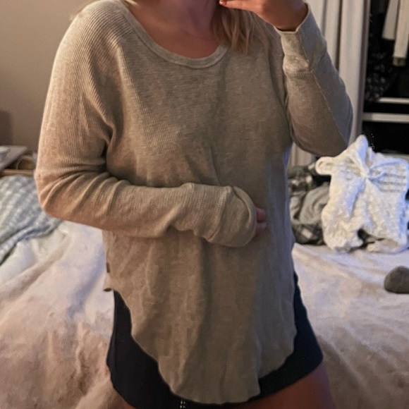 Grey Aritzia waffle long sleeve - Picture 2 of 2
